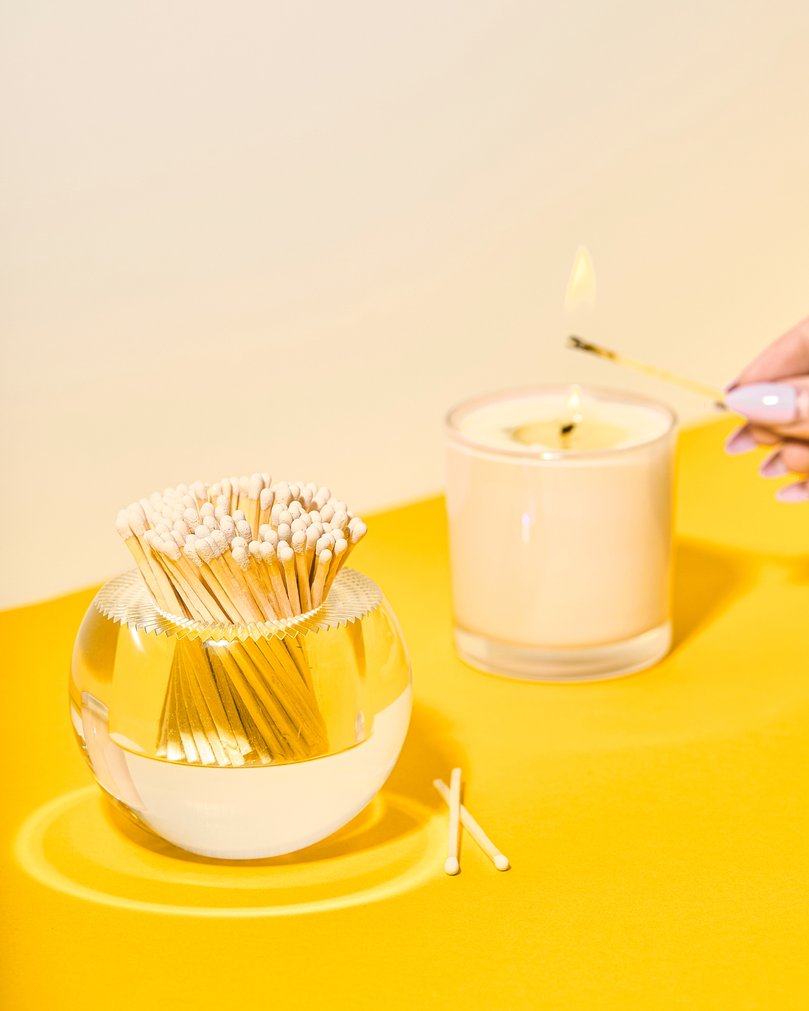 Round Match Striker - White Matches